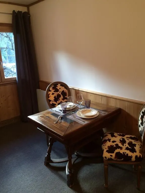Couette-café Chambre d'Hôte La Tour du Merle Le Villard