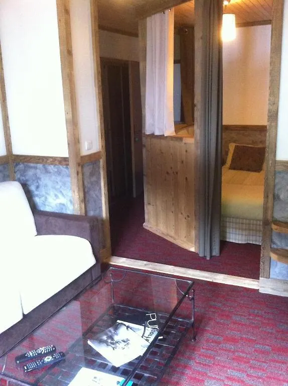 Couette-café Chambre d'Hôte La Tour du Merle Le Villard  France
